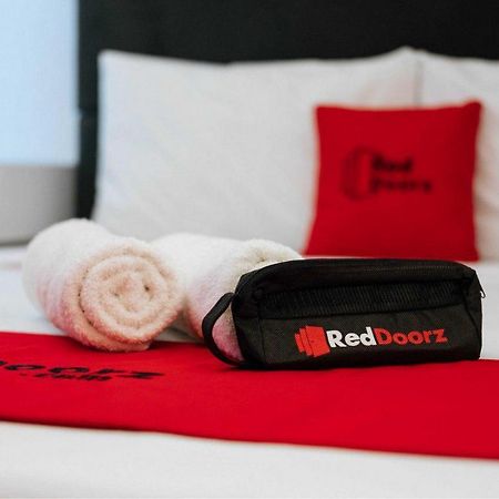 Reddoorz Near Alun Alun Magetan Hotel Exterior photo