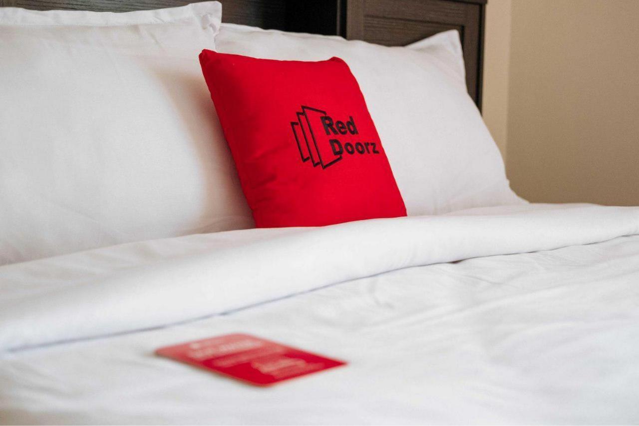 Reddoorz Near Alun Alun Magetan Hotel Exterior photo